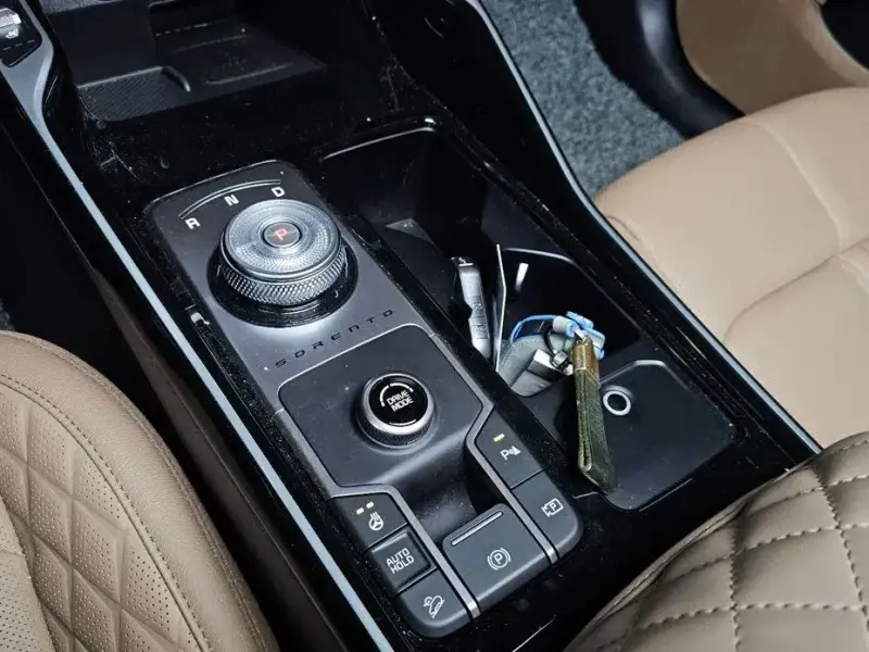 2025 Kia Sorento с пробегом 12 097 км