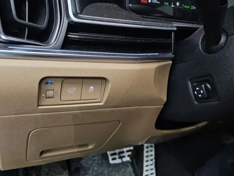 2025 Kia Sorento с пробегом 12 097 км