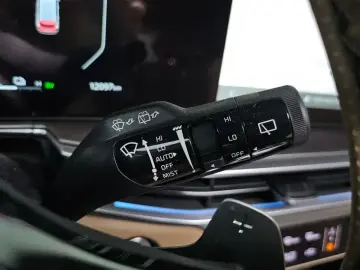 2025 Kia Sorento с пробегом 12 097 км