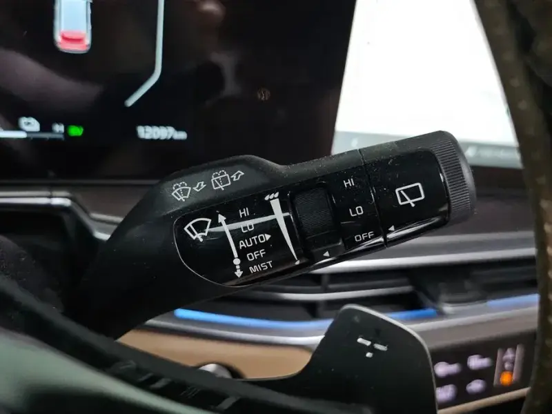 2025 Kia Sorento с пробегом 12 097 км