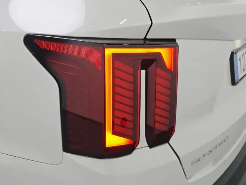 2025 Kia Sorento с пробегом 12 097 км