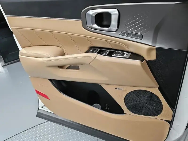 2025 Kia Sorento с пробегом 12 097 км
