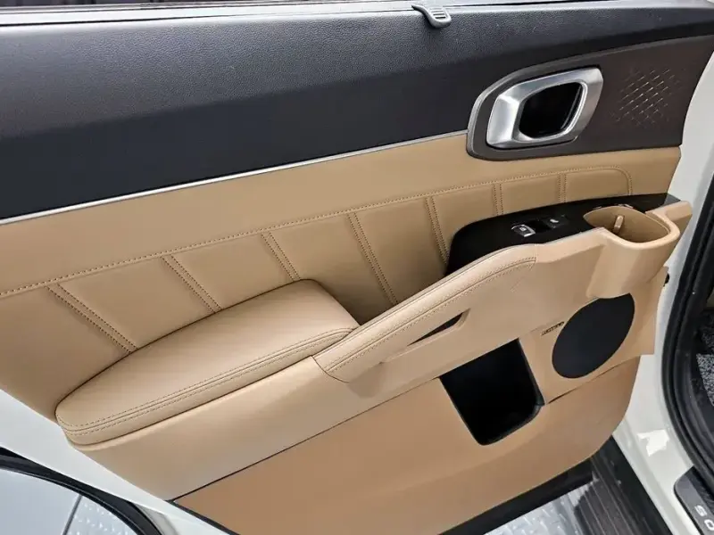 2025 Kia Sorento с пробегом 12 097 км