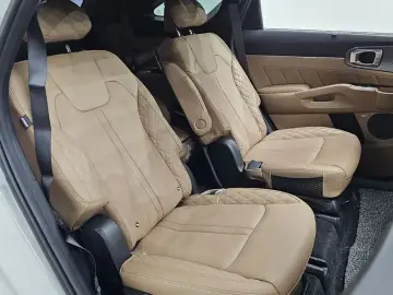 2025 Kia Sorento с пробегом 12 097 км