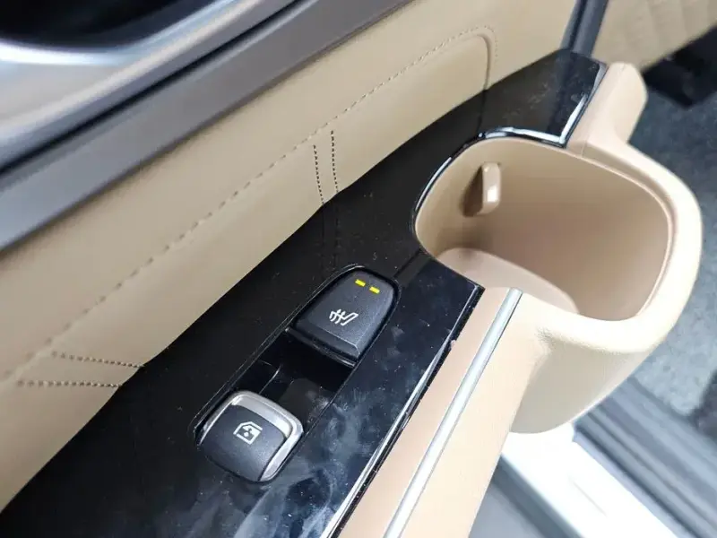 2025 Kia Sorento с пробегом 12 097 км