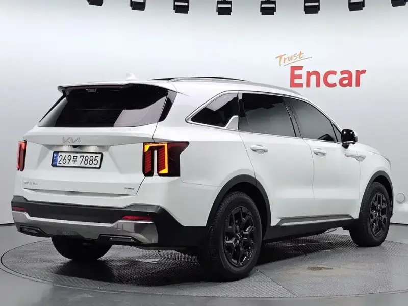 2023 Kia Sorento с пробегом 18 676 км