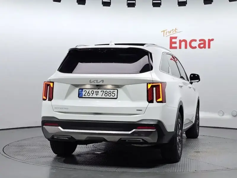 2023 Kia Sorento с пробегом 18 676 км