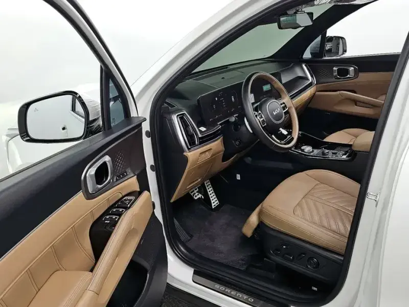 2023 Kia Sorento с пробегом 18 676 км