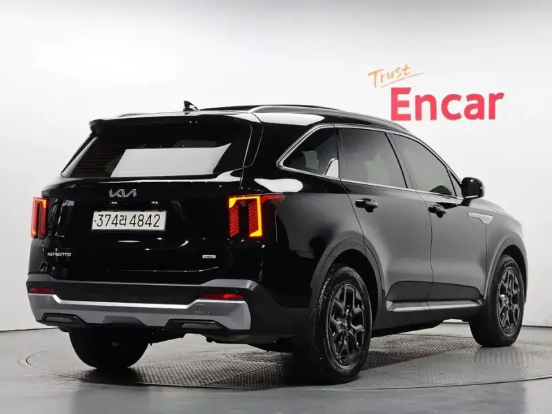 2024 Kia Sorento с пробегом 27 714 км