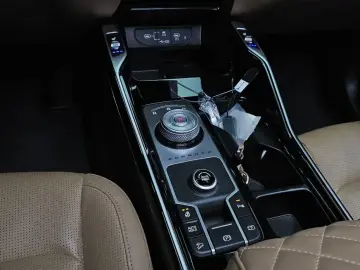 2024 Kia Sorento с пробегом 27 714 км