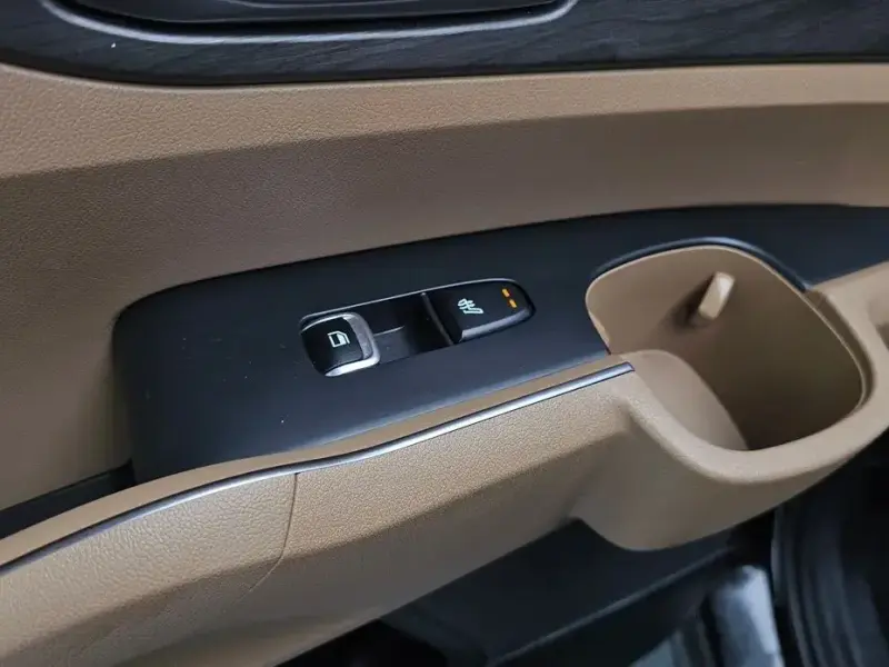 2024 Kia Sorento с пробегом 27 714 км