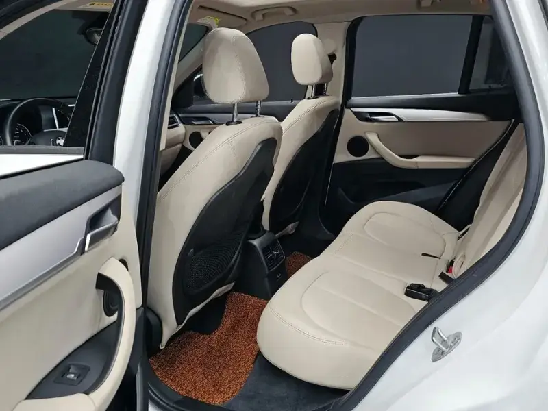 2020 BMW X1 с пробегом 43 597 км