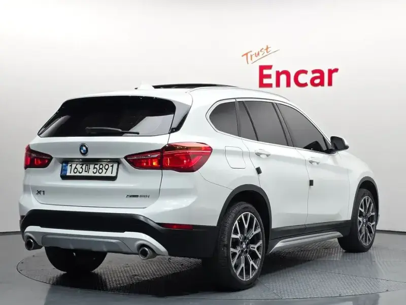 2022 BMW X1 с пробегом 77 781 км