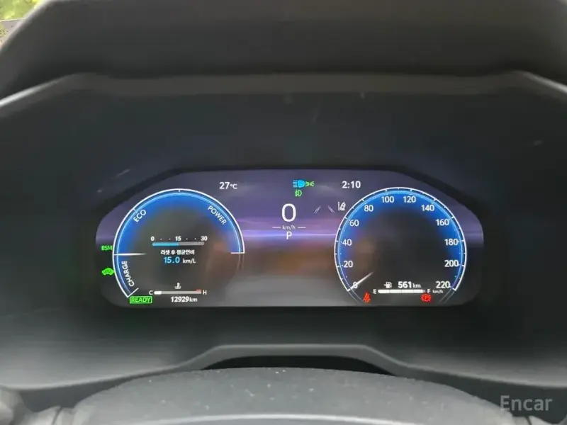 2023 Toyota RAV4 с пробегом 12 929 км