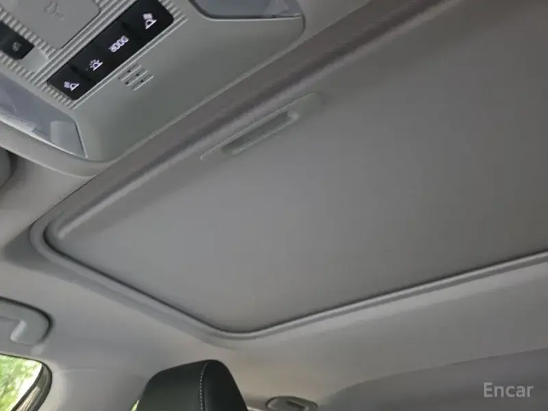 2023 Toyota RAV4 с пробегом 12 929 км