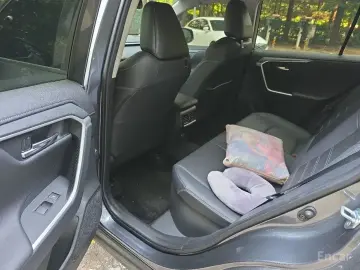2023 Toyota RAV4 с пробегом 12 929 км