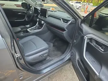 2023 Toyota RAV4 с пробегом 12 929 км