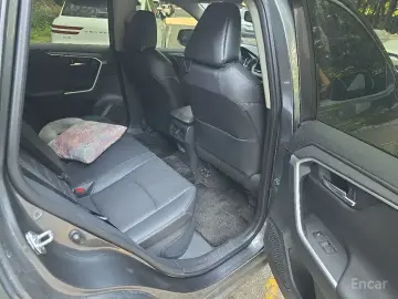 2023 Toyota RAV4 с пробегом 12 929 км
