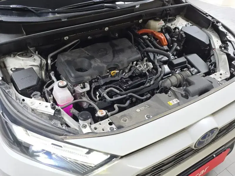 2023 Toyota RAV4 с пробегом 23 732 км