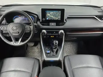 2023 Toyota RAV4 с пробегом 23 732 км