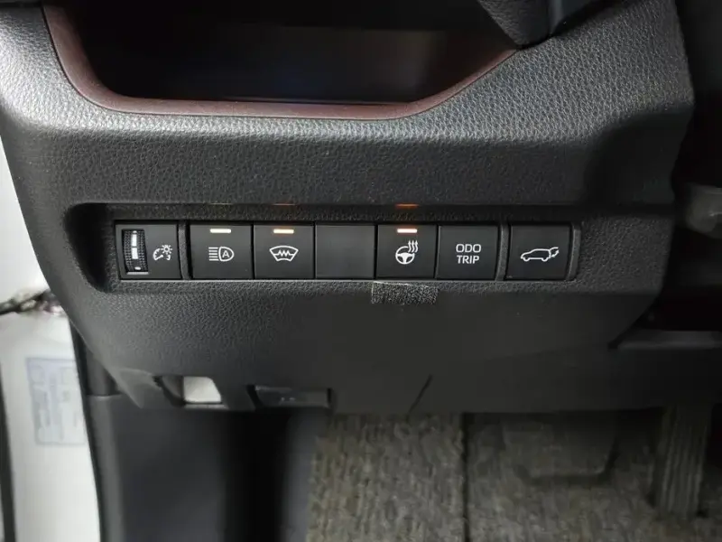 2023 Toyota RAV4 с пробегом 23 732 км