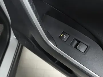 2023 Toyota RAV4 с пробегом 23 732 км