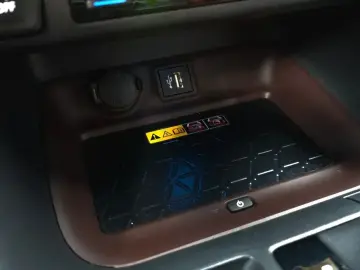 2023 Toyota RAV4 с пробегом 33 877 км
