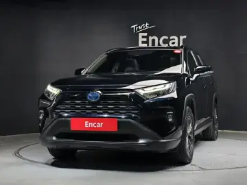 2023 Toyota RAV4 с пробегом 31 351 км
