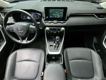 2023 Toyota RAV4 с пробегом 31 351 км