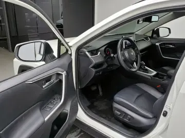 2019 Toyota RAV4 с пробегом 84 768 км