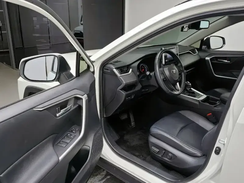 2019 Toyota RAV4 с пробегом 84 768 км