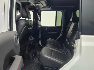 2023 Jeep Gladiator с пробегом 49 482 км