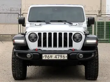 2021 Jeep Gladiator с пробегом 142 320 км