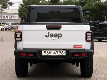 2021 Jeep Gladiator с пробегом 142 320 км