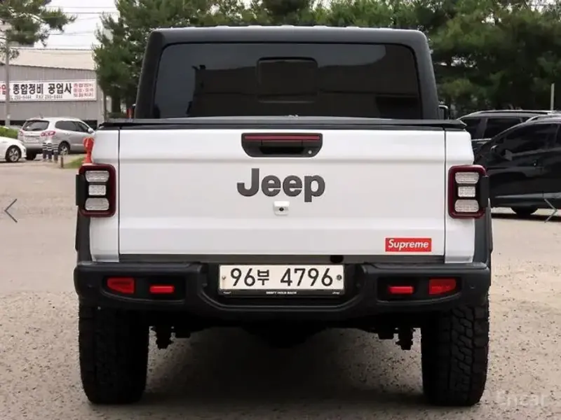 2021 Jeep Gladiator с пробегом 142 320 км