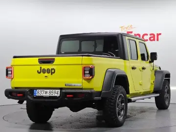 2023 Jeep Gladiator с пробегом 23 740 км