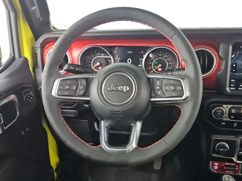 2023 Jeep Gladiator с пробегом 23 740 км