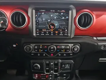 2023 Jeep Gladiator с пробегом 23 740 км