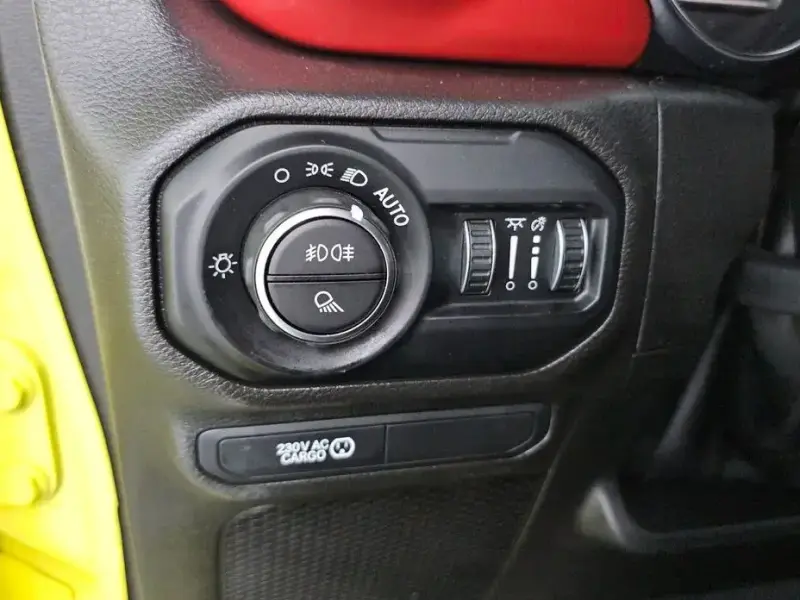 2023 Jeep Gladiator с пробегом 23 740 км