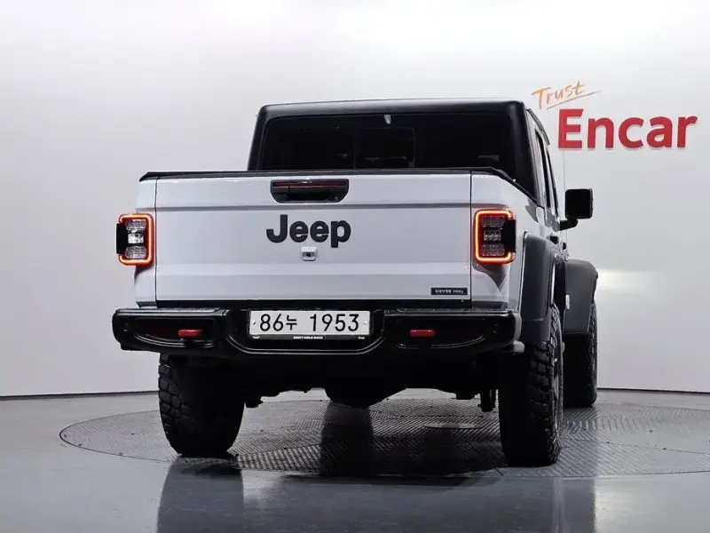 2021 Jeep Gladiator с пробегом 16 524 км
