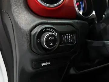2021 Jeep Gladiator с пробегом 16 524 км