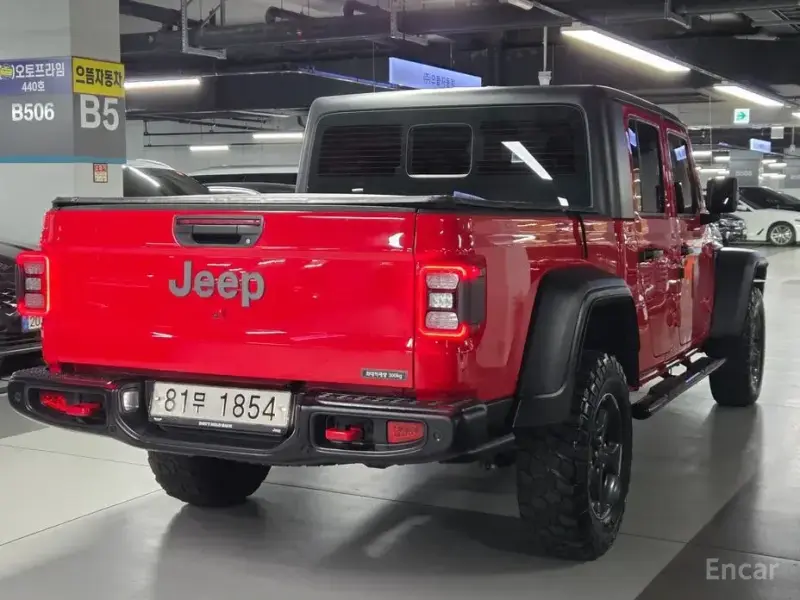 2021 Jeep Gladiator с пробегом 46 000 км