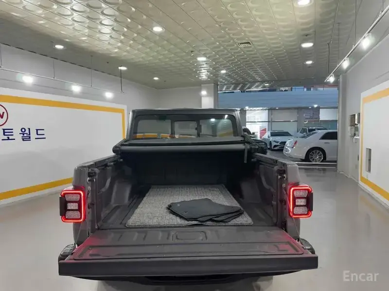 2021 Jeep Gladiator с пробегом 42 719 км