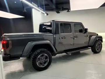 2023 Jeep Gladiator с пробегом 41 045 км