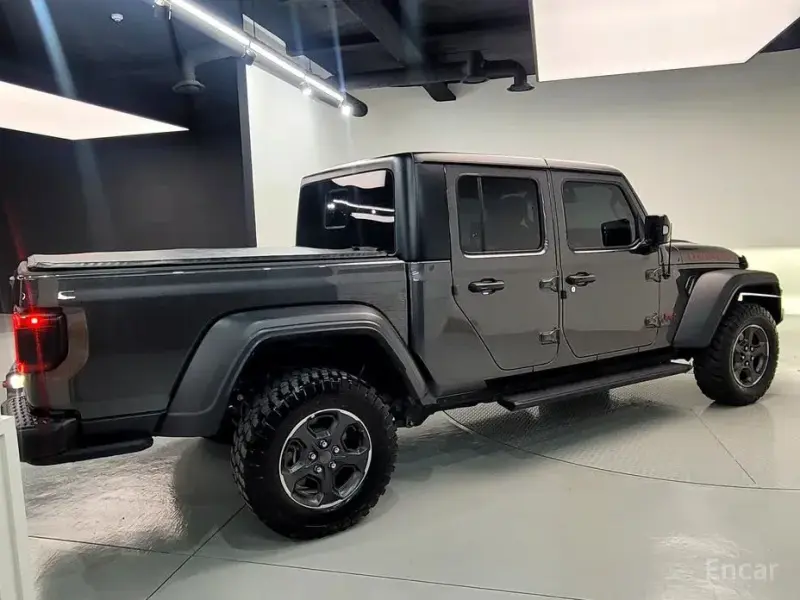 2023 Jeep Gladiator с пробегом 41 045 км