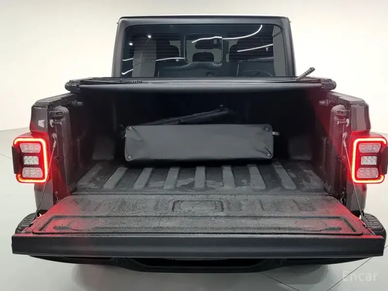 2023 Jeep Gladiator с пробегом 41 045 км