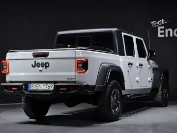 2021 Jeep Gladiator с пробегом 32 832 км
