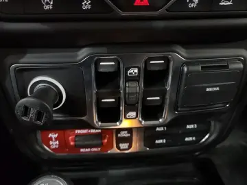 2021 Jeep Gladiator с пробегом 34 857 км
