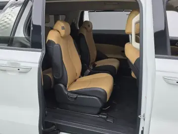2022 Kia Carnival с пробегом 114 156 км