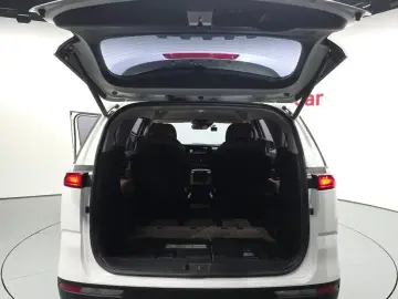 2021 Kia Carnival с пробегом 143 058 км